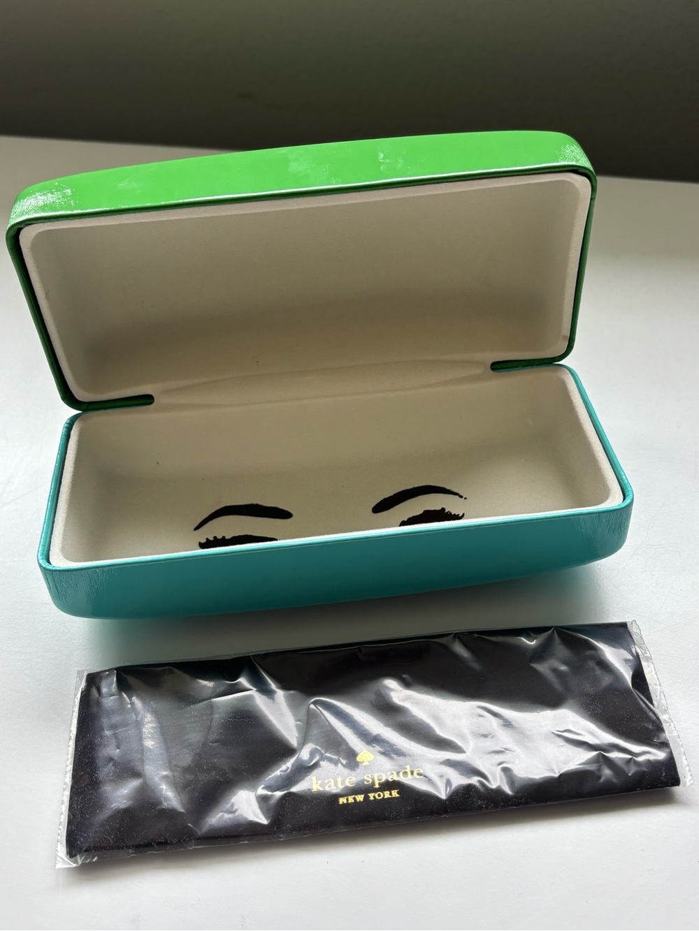 Kate spade glasses case with cleaning cloth